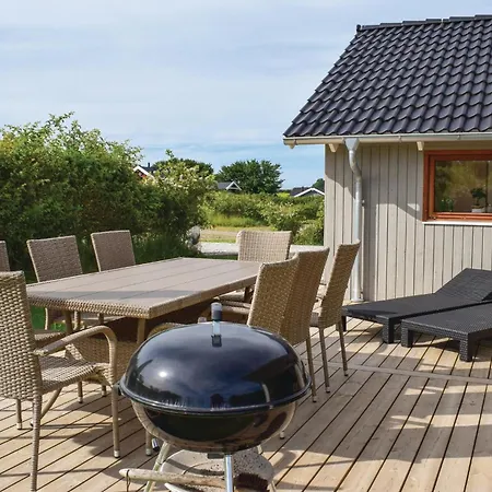 3 Bedroom Beautiful In بيت للعطل Nordenbro Vesteregn