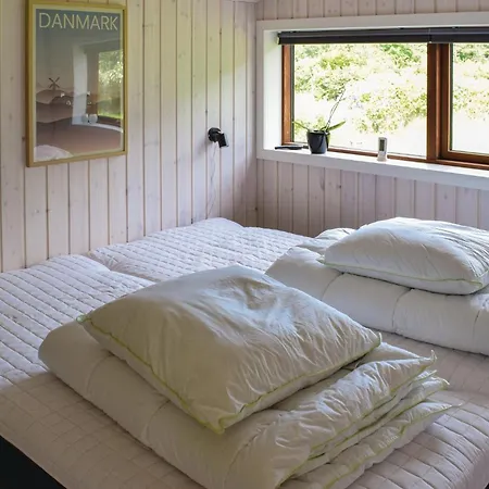 3 Bedroom Beautiful In بيت للعطل Nordenbro Vesteregn